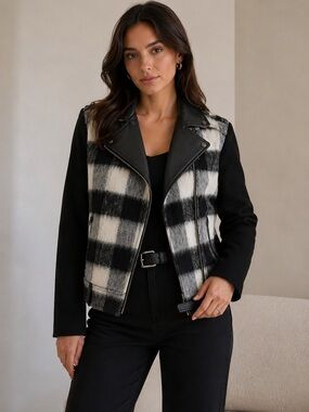Mackage Shanty Buffalo Check
Jacket in Off White